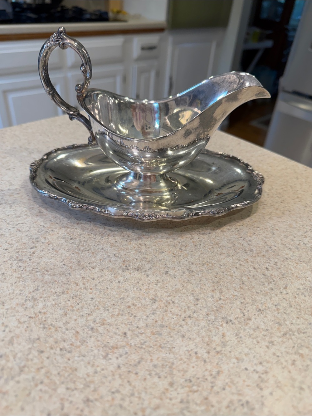 W Rogers Vintage Silver-plate Gravy Boat with Attached Underplate